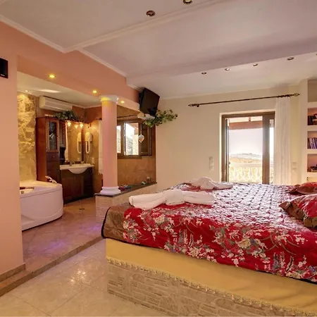Paramonas Sleeps 10 Pool Air Con Wifi