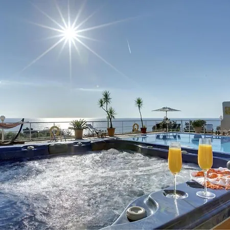 Villa Paramonas Sleeps 10 Pool Air Con Wifi *