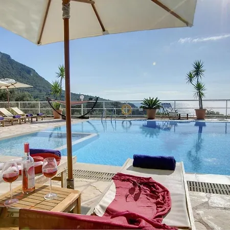 Villa Paramonas Sleeps 10 Pool Air Con Wifi *